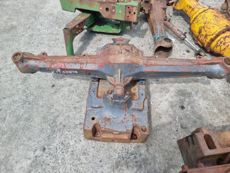 Ford 8240, 8340, 7840, Fiat M, Front Axle Beam With Differential Assy 5164350 - Eje y piezas: foto 1 Ford 8240, 8340, 7840, Fiat M, Front Axle Beam With Differential Assy 5164350 - Eje y piezas: foto 1
