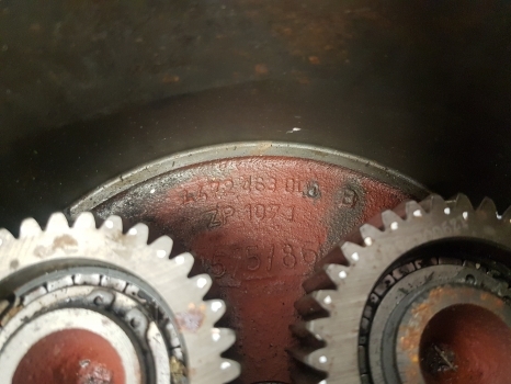 John Deere 2650 Front Axle Hub Hat Assy L60111, L60110, 4472463005, 4472363006 - Cubo para Tractor: foto 2 John Deere 2650 Front Axle Hub Hat Assy L60111, L60110, 4472463005, 4472363006 - Cubo para Tractor: foto 2