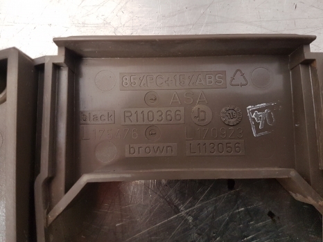 John Deere 6115m, 7330, 7520, 6195m Instrument Panel Bracket R110366, L175476 - Salpicadero para Tractor: foto 3 John Deere 6115m, 7330, 7520, 6195m Instrument Panel Bracket R110366, L175476 - Salpicadero para Tractor: foto 3