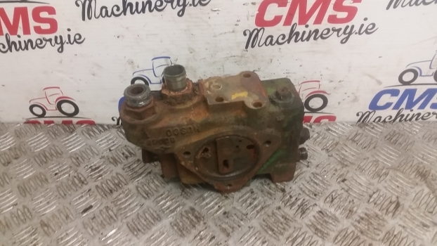 John Deere 6400 6300 Hydraulic Valve Housing. For Spare Parts. - Válvula hidráulica para Tractor: foto 1 John Deere 6400 6300 Hydraulic Valve Housing. For Spare Parts. - Válvula hidráulica para Tractor: foto 1