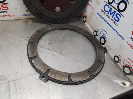 John Deere 7600, 7700, 7800 Rear Axle Brake Plate R93330, R125135, Re65197 - Discos de freno: foto 2 John Deere 7600, 7700, 7800 Rear Axle Brake Plate R93330, R125135, Re65197 - Discos de freno: foto 2