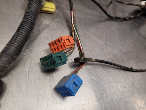 Massey Ferguson 4355, 4255, 4245 Cab Roof Wiring Loom Roof Wiring Loom - Cables/ Alambres: foto 2 Massey Ferguson 4355, 4255, 4245 Cab Roof Wiring Loom Roof Wiring Loom - Cables/ Alambres: foto 2