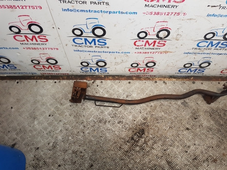 Massey Ferguson 5612, 5600, 6600, 7600 Series, Cab Door Handle Lhs 4353955m3 - Puerta y piezas: foto 3 Massey Ferguson 5612, 5600, 6600, 7600 Series, Cab Door Handle Lhs 4353955m3 - Puerta y piezas: foto 3
