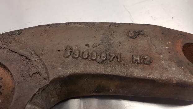Massey Ferguson 600 Series Front Axle 2wd Top Control Arm 3383871m2 - Dirección para Tractor: foto 5 Massey Ferguson 600 Series Front Axle 2wd Top Control Arm 3383871m2 - Dirección para Tractor: foto 5