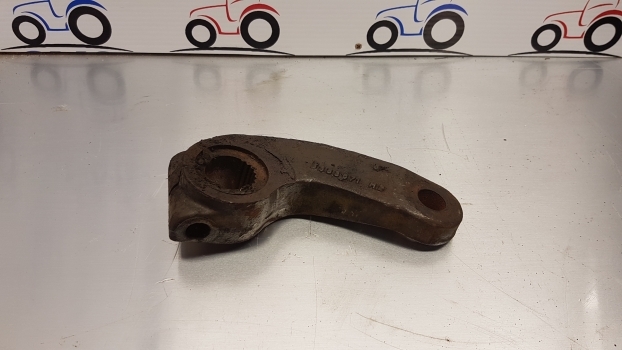 Massey Ferguson 600 Series Front Axle 2wd Top Control Arm 3383871m2 - Dirección para Tractor: foto 1 Massey Ferguson 600 Series Front Axle 2wd Top Control Arm 3383871m2 - Dirección para Tractor: foto 1