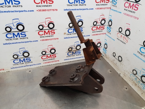 Massey Ferguson 7s.180, 6615, 7714, 6715, 7716 Stabiliser Bracket Lh 4313924m92 - Suspensión: foto 1 Massey Ferguson 7s.180, 6615, 7714, 6715, 7716 Stabiliser Bracket Lh 4313924m92 - Suspensión: foto 1