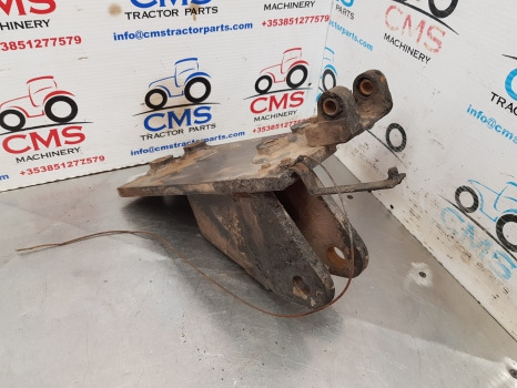 Massey Ferguson 7s.180, 6615, 7714, 6715, 7716 Stabiliser Bracket Rh 4313925m92 - Suspensión: foto 1 Massey Ferguson 7s.180, 6615, 7714, 6715, 7716 Stabiliser Bracket Rh 4313925m92 - Suspensión: foto 1
