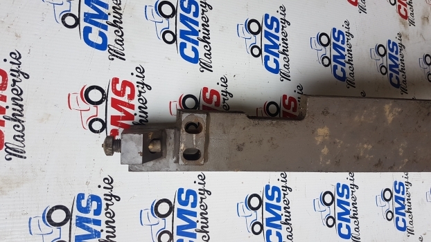 Massey Ferguson 8150 Left Hand Side Reinforcement Chassis Rail 3619809m5 - Bastidor/ Chasis para Tractor: foto 2 Massey Ferguson 8150 Left Hand Side Reinforcement Chassis Rail 3619809m5 - Bastidor/ Chasis para Tractor: foto 2