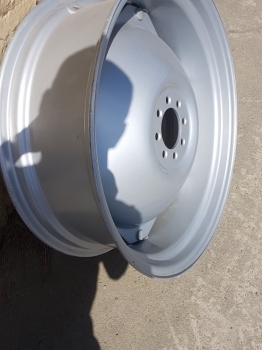 Massey Ferguson, Fordson, Ford, David Brown Rear Wheel Assembly W10x28 - Llanta para Tractor: foto 4 Massey Ferguson, Fordson, Ford, David Brown Rear Wheel Assembly W10x28 - Llanta para Tractor: foto 4