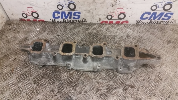 New Holland T5.100, T5.110, T5.120 Engine Air Intake Manifold Spacer 5801701355 - Colector de admisión para Tractor: foto 2 New Holland T5.100, T5.110, T5.120 Engine Air Intake Manifold Spacer 5801701355 - Colector de admisión para Tractor: foto 2