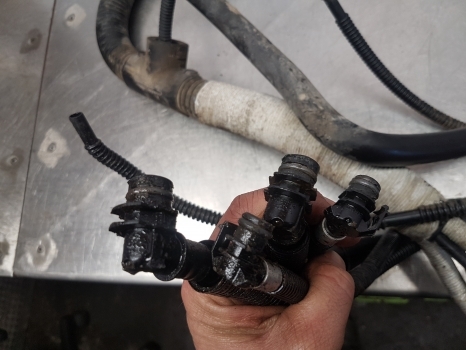 Silenciador/ Sistema de escape para Tractor New Holland T7.200, T7.170, T7.185, Case Puma, Adblue Conduit Assy 84180432: foto 8