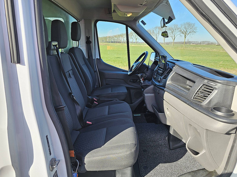 Foto del interior 1: Furgoneta caja cerrada Ford Transit 2.0 Bakwagen Laadklep!