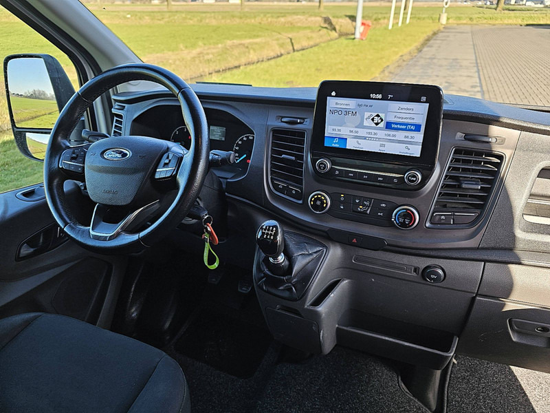 Foto del interior 2: Furgoneta caja cerrada Ford Transit 2.0 Bakwagen Laadklep!