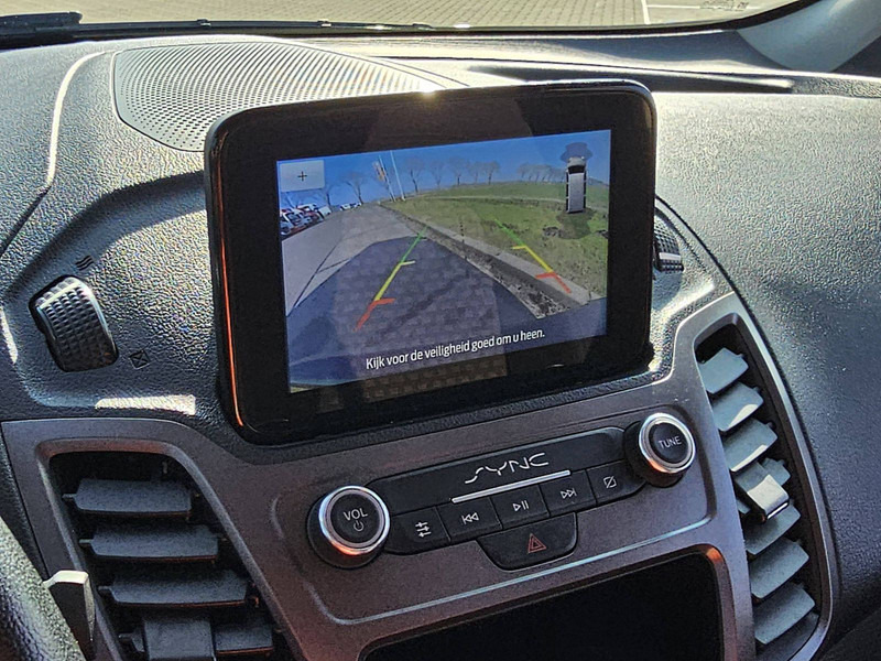 Furgoneta caja cerrada Ford Transit Connect  L2 TREND Navi Euro6!: foto 9