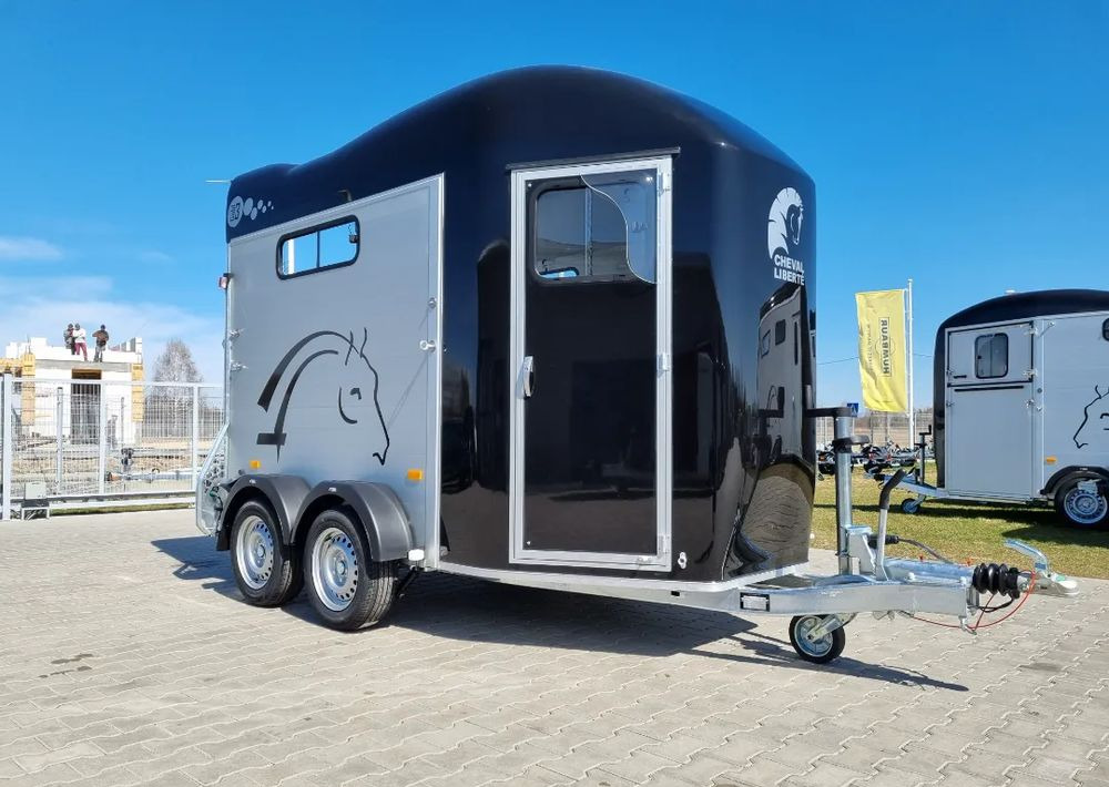 CHEVAL LIBERTÉ Gold 3 - przyczepa dla dwóch koni | siodlarnia | 2000kg DMC - Remolque para caballos: foto 2 CHEVAL LIBERTÉ Gold 3 - przyczepa dla dwóch koni | siodlarnia | 2000kg DMC - Remolque para caballos: foto 2