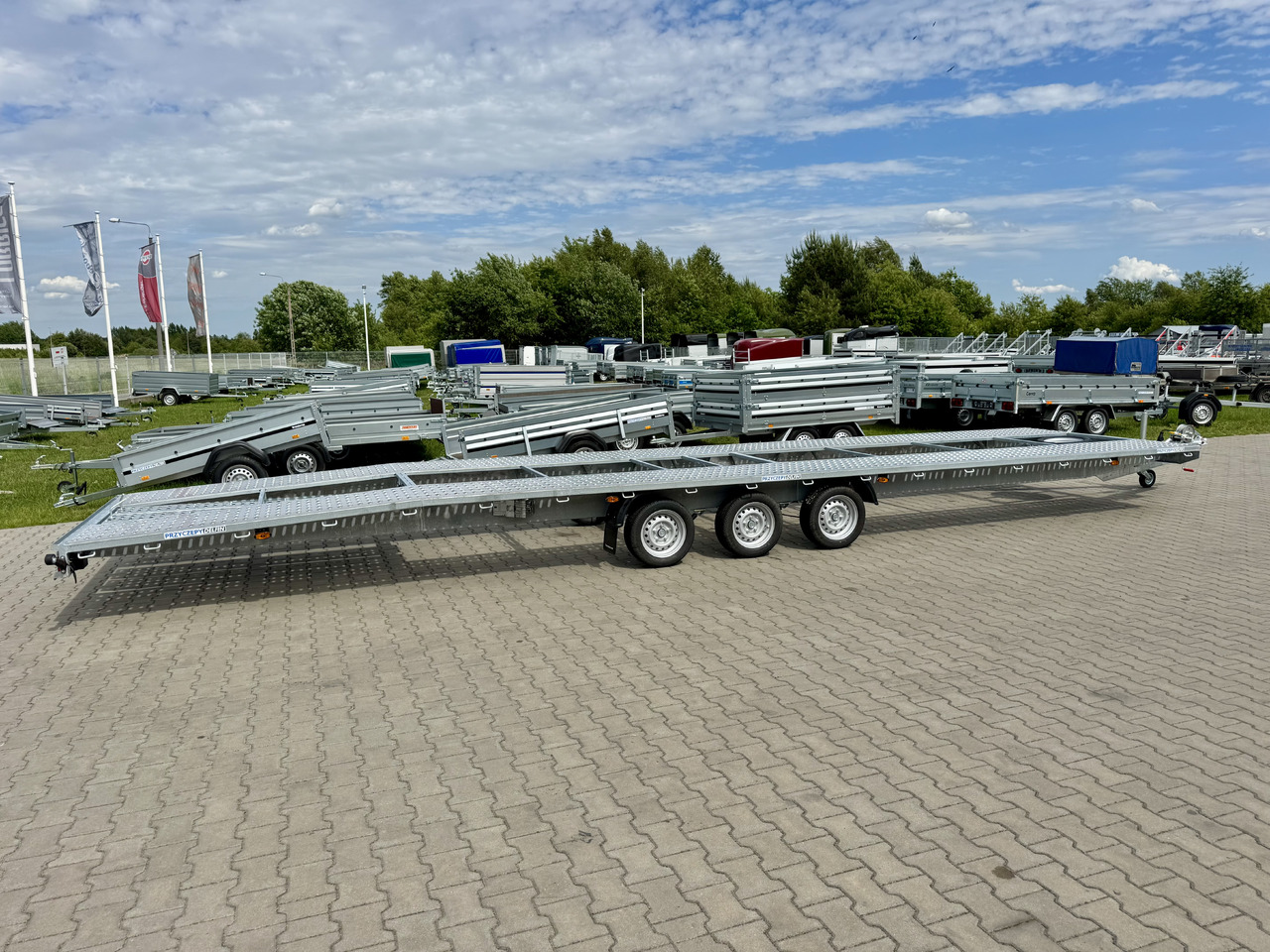 NIEWIADÓW Indiana 9m x 2.1 m | 3.5T - Remolque portavehículos: foto 3 NIEWIADÓW Indiana 9m x 2.1 m | 3.5T - Remolque portavehículos: foto 3