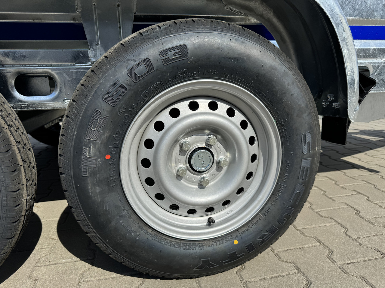 Remolque porta maquinaria nuevo Wiola B2730 GVW 2700 kg machine transporter mini excavator 292x142 cm: foto 20 Remolque porta maquinaria nuevo Wiola B2730 GVW 2700 kg machine transporter mini excavator 292x142 cm: foto 20