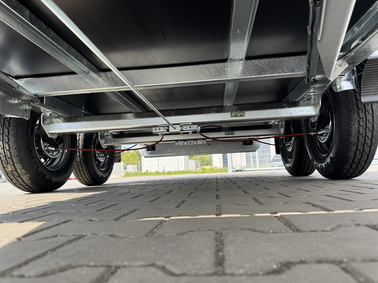 Remolque porta maquinaria nuevo Wiola B2730 GVW 2700 kg machine transporter mini excavator 292x142 cm: foto 12 Remolque porta maquinaria nuevo Wiola B2730 GVW 2700 kg machine transporter mini excavator 292x142 cm: foto 12