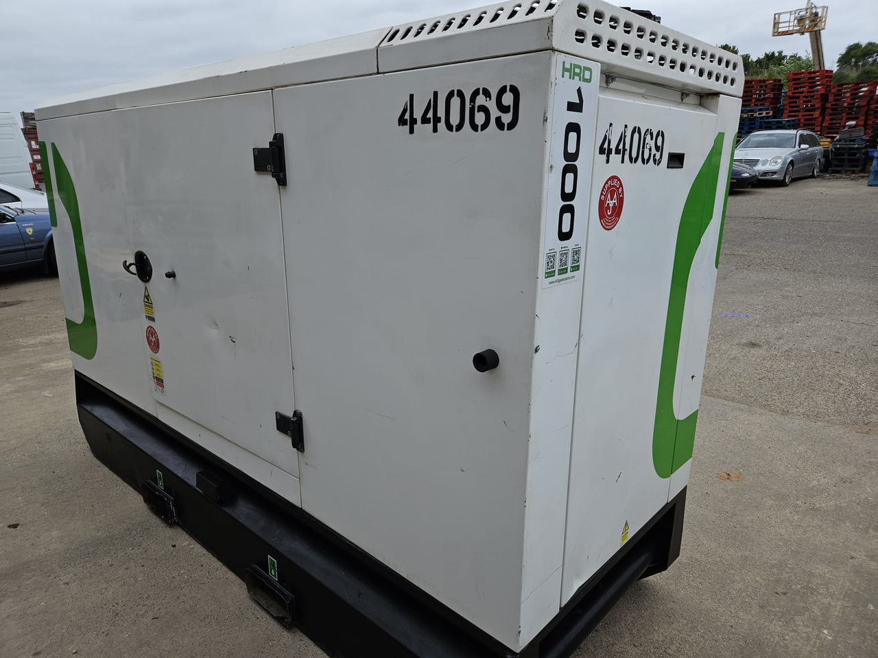 HGI 100KVA PERKINS GENERATOR DIESEL SILENT RENTAL SPECIFICATION HGI 100KVA PERKINS GENERATOR DIESEL SILENT RENTAL SPECIFICATION - Generador industriale: foto 5 HGI 100KVA PERKINS GENERATOR DIESEL SILENT RENTAL SPECIFICATION HGI 100KVA PERKINS GENERATOR DIESEL SILENT RENTAL SPECIFICATION - Generador industriale: foto 5