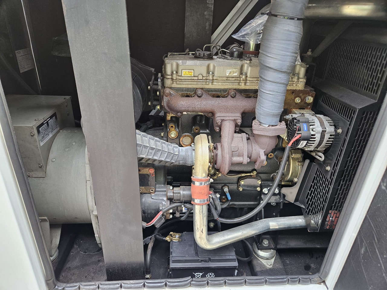 HGI 100KVA PERKINS GENERATOR DIESEL SILENT RENTAL SPECIFICATION HGI 100KVA PERKINS GENERATOR DIESEL SILENT RENTAL SPECIFICATION - Generador industriale: foto 3 HGI 100KVA PERKINS GENERATOR DIESEL SILENT RENTAL SPECIFICATION HGI 100KVA PERKINS GENERATOR DIESEL SILENT RENTAL SPECIFICATION - Generador industriale: foto 3