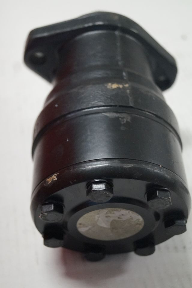 Jungheinrich 26906940 | Stuur motor Steering motor WRL reachtruck till year 2003 Stuur motor Steering motor WRL reachtruck till year 2003 - Motor hidráulico para Equipo de manutención: foto 2 Jungheinrich 26906940 | Stuur motor Steering motor WRL reachtruck till year 2003 Stuur motor Steering motor WRL reachtruck till year 2003 - Motor hidráulico para Equipo de manutención: foto 2