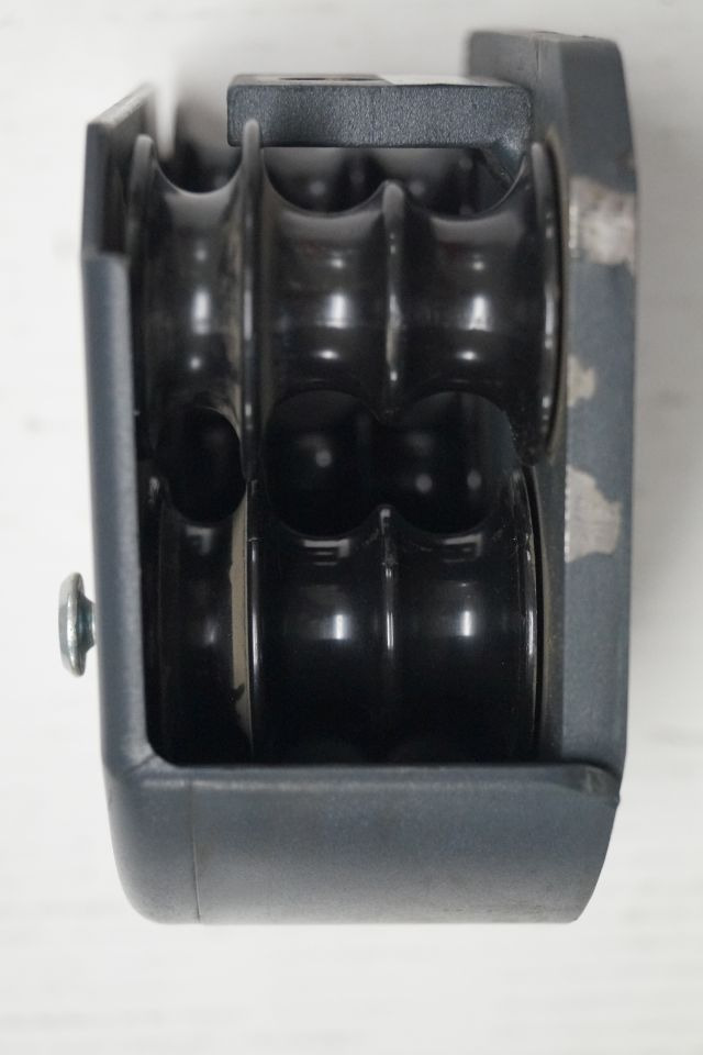 Jungheinrich 51160772 | Block rollor Hose guide for ETV from year 2003 till 2011 Block rollor Hose guide for ETV from year 2003 till 2011 - Hidráulica para Equipo de manutención: foto 1 Jungheinrich 51160772 | Block rollor Hose guide for ETV from year 2003 till 2011 Block rollor Hose guide for ETV from year 2003 till 2011 - Hidráulica para Equipo de manutención: foto 1