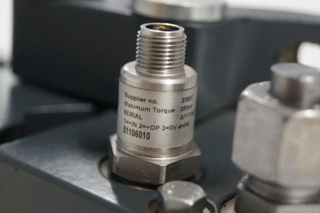 Jungheinrich 51193016 | Hydraulic Clamb from EKS308 year 2014 loading sensor 511 Hydraulic Clamb from EKS308 year 2014 loading sensor 51106010 - Hidráulica para Equipo de manutención: foto 2 Jungheinrich 51193016 | Hydraulic Clamb from EKS308 year 2014 loading sensor 511 Hydraulic Clamb from EKS308 year 2014 loading sensor 51106010 - Hidráulica para Equipo de manutención: foto 2