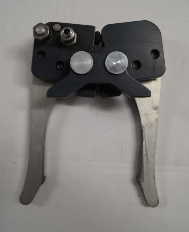 Jungheinrich 51193016 | Hydraulic Clamb from EKS312 year 2014 loading sensor 511 Hydraulic Clamb from EKS312 year 2014 loading sensor 51106010 - Hidráulica para Equipo de manutención: foto 1 Jungheinrich 51193016 | Hydraulic Clamb from EKS312 year 2014 loading sensor 511 Hydraulic Clamb from EKS312 year 2014 loading sensor 51106010 - Hidráulica para Equipo de manutención: foto 1