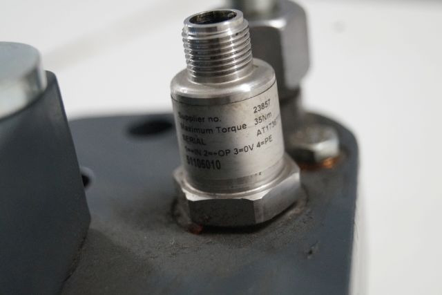 Jungheinrich 51193016 | Hydraulic Clamb from EKS312 year 2014 loading sensor 511 Hydraulic Clamb from EKS312 year 2014 loading sensor 51106010 - Hidráulica para Equipo de manutención: foto 2 Jungheinrich 51193016 | Hydraulic Clamb from EKS312 year 2014 loading sensor 511 Hydraulic Clamb from EKS312 year 2014 loading sensor 51106010 - Hidráulica para Equipo de manutención: foto 2