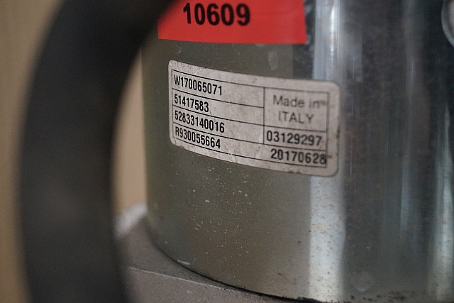 Jungheinrich 51417583 | Pumpmotor with tank and valve block 24V 2,2KW code R9320 Pumpmotor with tank and valve block 24V 2,2KW code R932010341 for EJD220 year 2016 - Bomba hidráulica para Equipo de manutención: foto 2 Jungheinrich 51417583 | Pumpmotor with tank and valve block 24V 2,2KW code R9320 Pumpmotor with tank and valve block 24V 2,2KW code R932010341 for EJD220 year 2016 - Bomba hidráulica para Equipo de manutención: foto 2