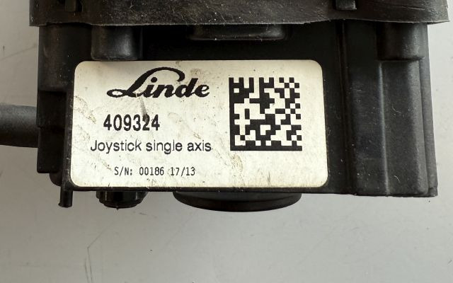 Linde 409324 | Joystick Single Axis Still no. 8409324 sn 00186 17/13 - Sistema eléctrico para Equipo de manutención: foto 2 Linde 409324 | Joystick Single Axis Still no. 8409324 sn 00186 17/13 - Sistema eléctrico para Equipo de manutención: foto 2