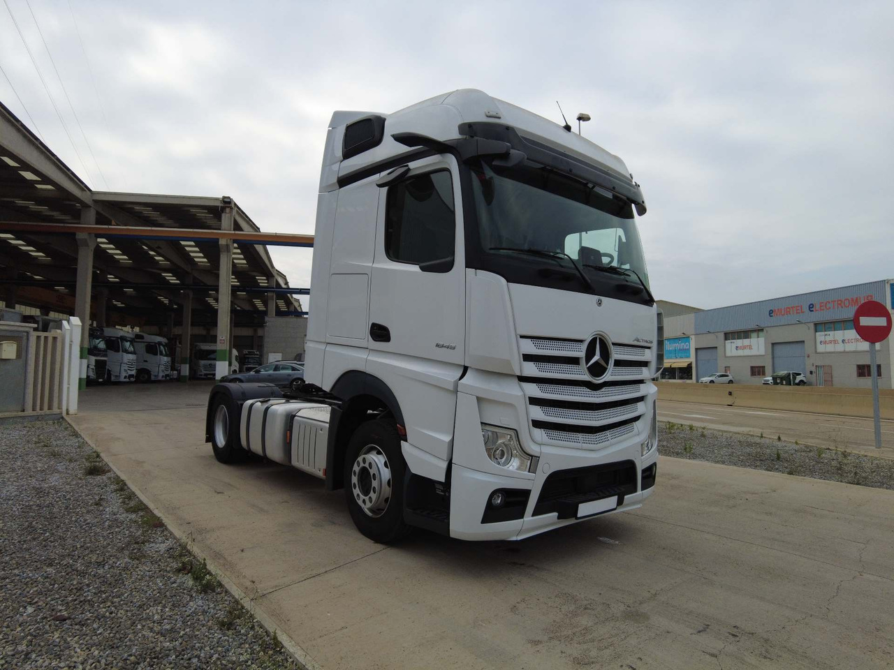 Mercedes-Benz Actros 5 1845 BigSpace - Cabeza tractora: foto 1 Mercedes-Benz Actros 5 1845 BigSpace - Cabeza tractora: foto 1