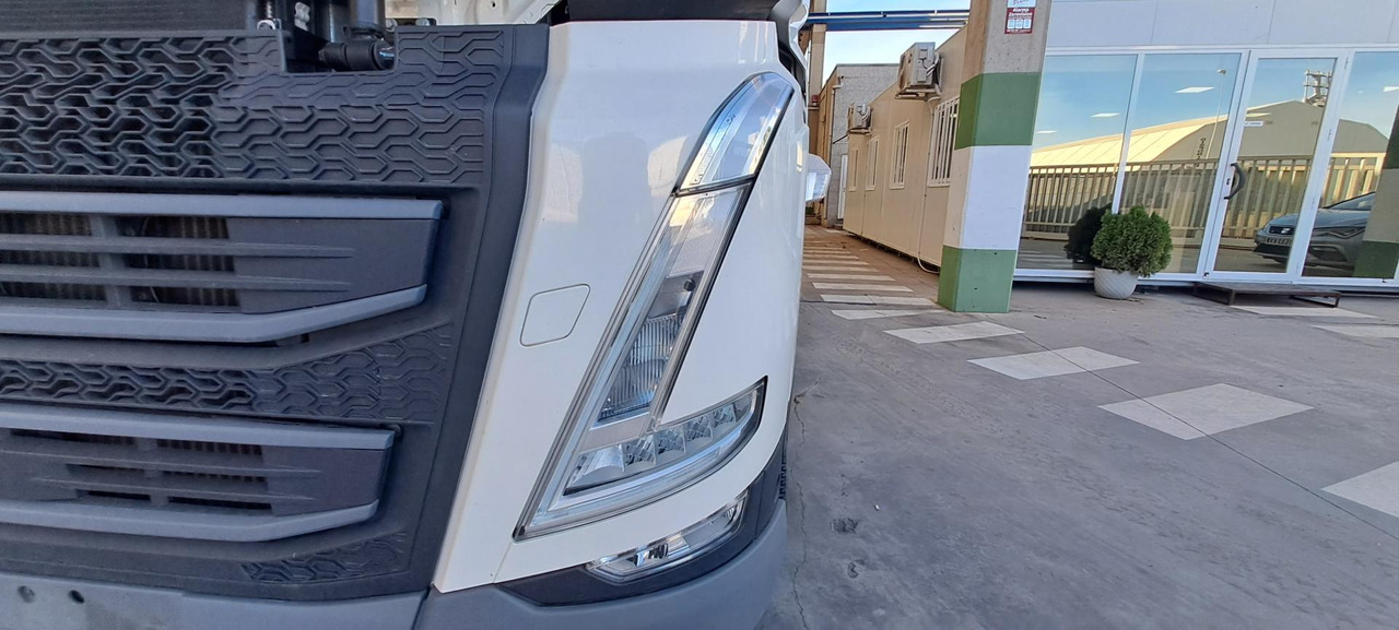 Volvo FH 460 Globetrotter XL Retarder i-Save - Cabeza tractora: foto 4 Volvo FH 460 Globetrotter XL Retarder i-Save - Cabeza tractora: foto 4