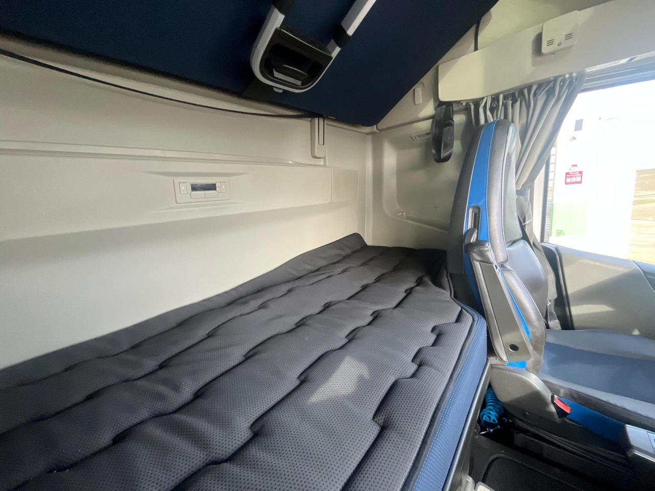 Cabeza tractora Volvo FH 460 Globetrotter XL i-Save: foto 12