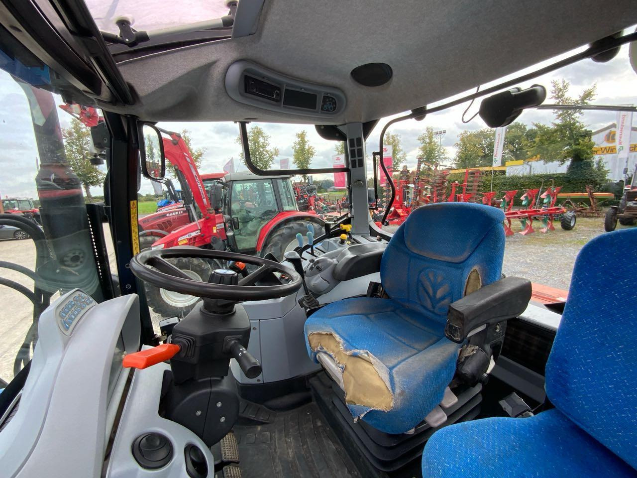 New Holland T6020 Elite - Tractor: foto 2 New Holland T6020 Elite - Tractor: foto 2