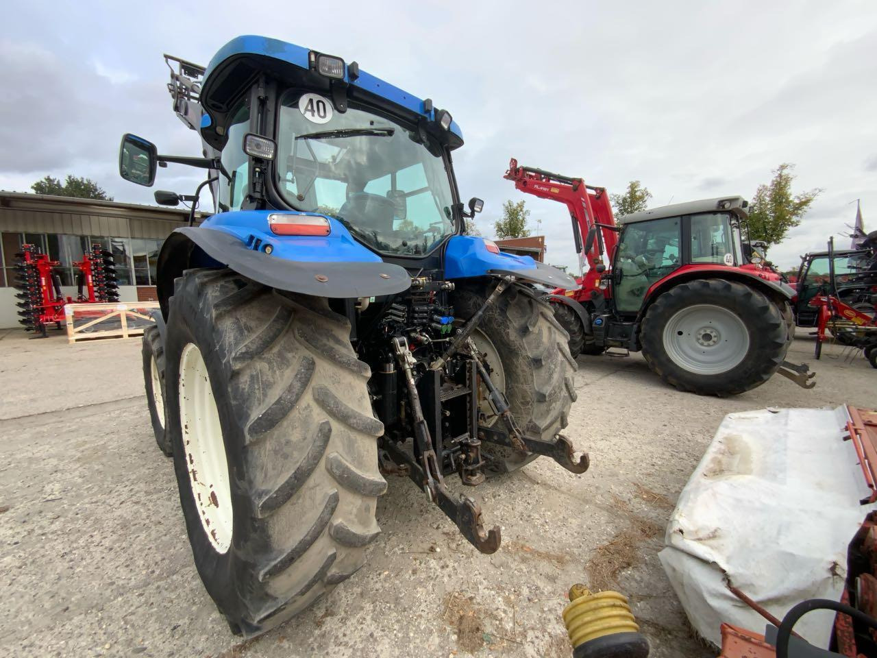 New Holland T6020 Elite - Tractor: foto 3 New Holland T6020 Elite - Tractor: foto 3