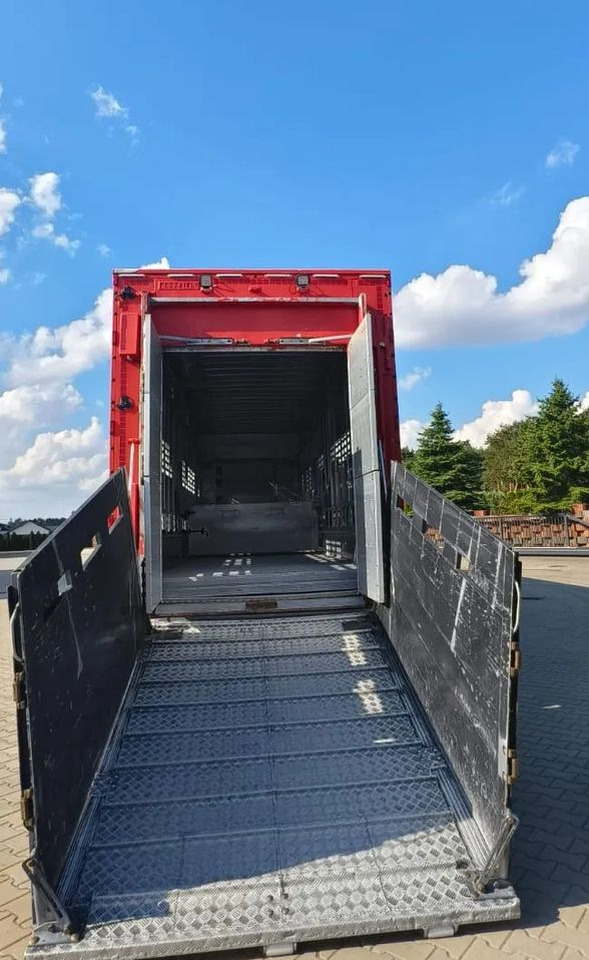 Pezzaioli 2017 / 3 POZIOMY / TRANSPORT ZWIERZĄT / HYDRAULIKA / STEROWANIE PILOTEM/ PODNOSZONY DACH / - Semirremolque transporte de ganado: foto 3 Pezzaioli 2017 / 3 POZIOMY / TRANSPORT ZWIERZĄT / HYDRAULIKA / STEROWANIE PILOTEM/ PODNOSZONY DACH / - Semirremolque transporte de ganado: foto 3