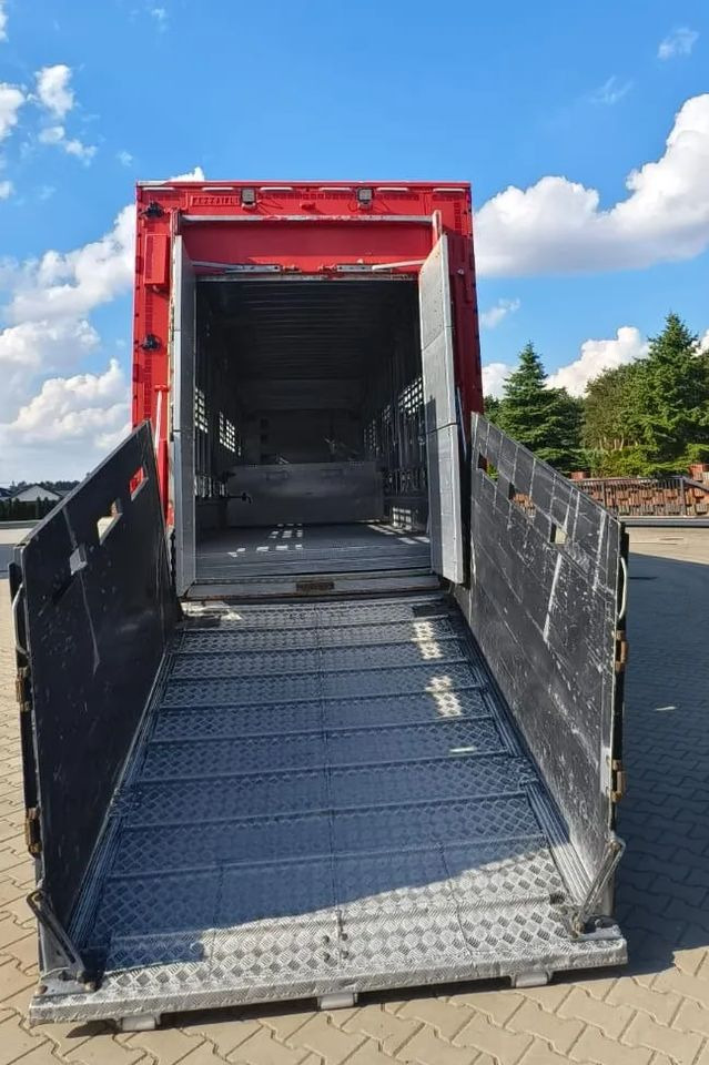 Pezzaioli 2017 / 3 POZIOMY / TRANSPORT ZWIERZĄT / HYDRAULIKA / STEROWANIE PILOTEM/ PODNOSZONY DACH / - Semirremolque transporte de ganado: foto 4 Pezzaioli 2017 / 3 POZIOMY / TRANSPORT ZWIERZĄT / HYDRAULIKA / STEROWANIE PILOTEM/ PODNOSZONY DACH / - Semirremolque transporte de ganado: foto 4