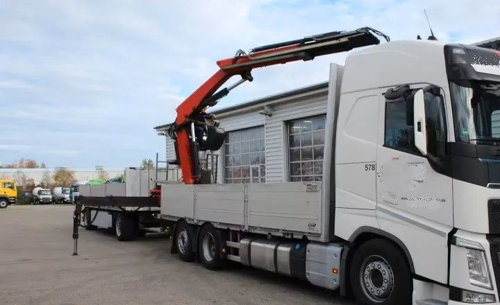 Volvo FH500 6x2 | Platforma z HDS Fassi F215A7 - Sterowanie radiowe | Euro 6 | Automatyczna skrzynia | 390 000 km - Camión caja abierta, Camión grúa: foto 2 Volvo FH500 6x2 | Platforma z HDS Fassi F215A7 - Sterowanie radiowe | Euro 6 | Automatyczna skrzynia | 390 000 km - Camión caja abierta, Camión grúa: foto 2