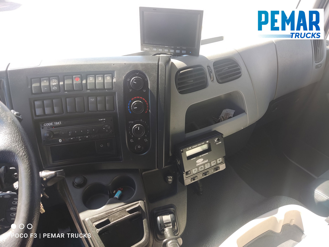 Camión frigorífico RENAULT D12 210 FRIGORIFICO 12T EURO 6: foto 24