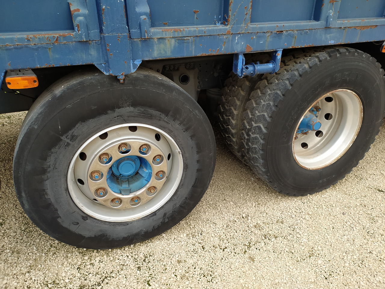 SCANIA 143 420 BASCULANTE - Camión volquete: foto 5 SCANIA 143 420 BASCULANTE - Camión volquete: foto 5