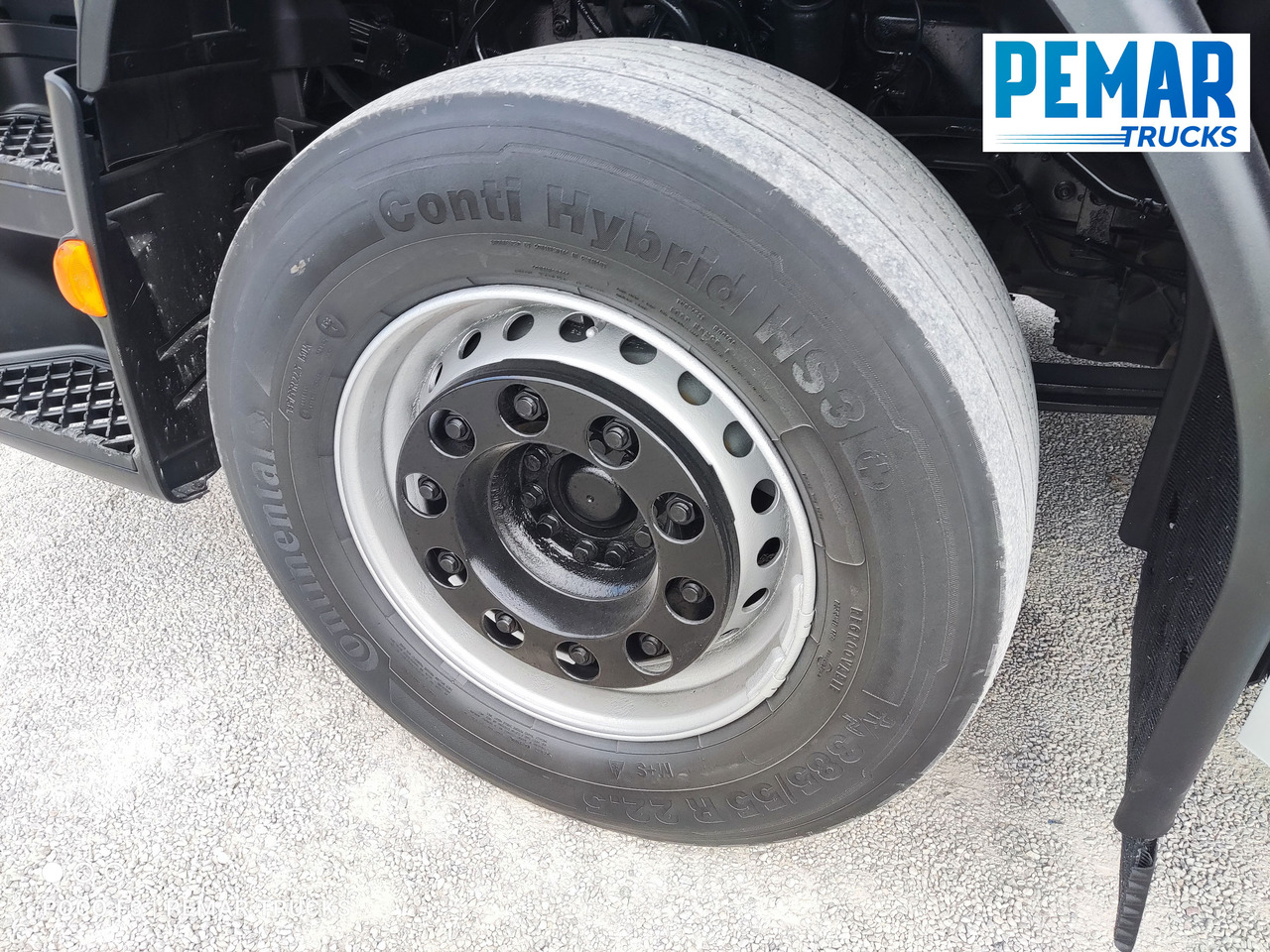 Camión caja cerrada VOLVO FE 320 CAJA CERRADA 18T EURO 6: foto 16
