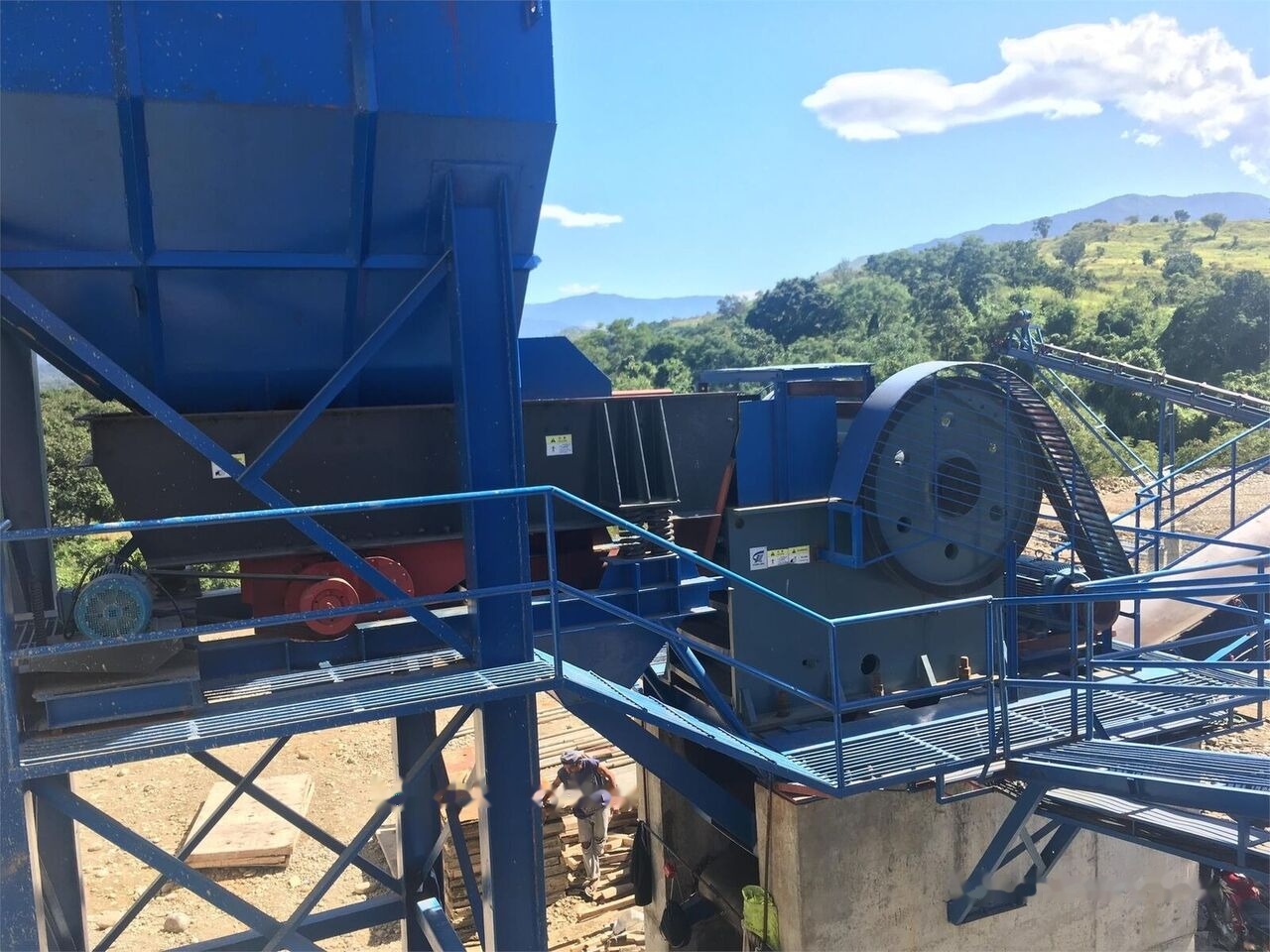 Kinglink 100TPH SCALPING VIBRATING FEEDER ZSW380X96 - Cribadora: foto 2 Kinglink 100TPH SCALPING VIBRATING FEEDER ZSW380X96 - Cribadora: foto 2