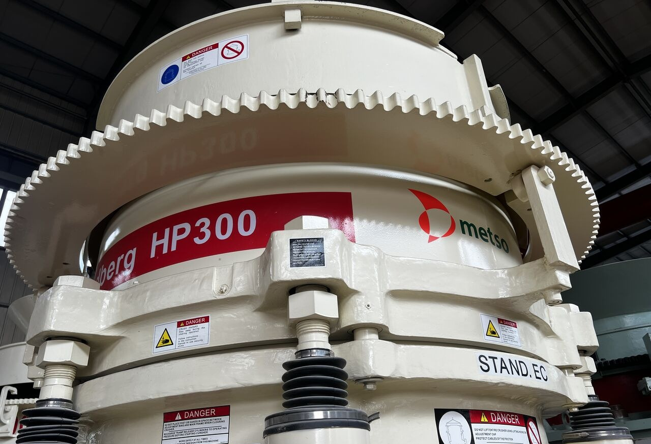 Nordberg Metso HP300 Cone Crusher - Trituradora de cono: foto 1 Nordberg Metso HP300 Cone Crusher - Trituradora de cono: foto 1