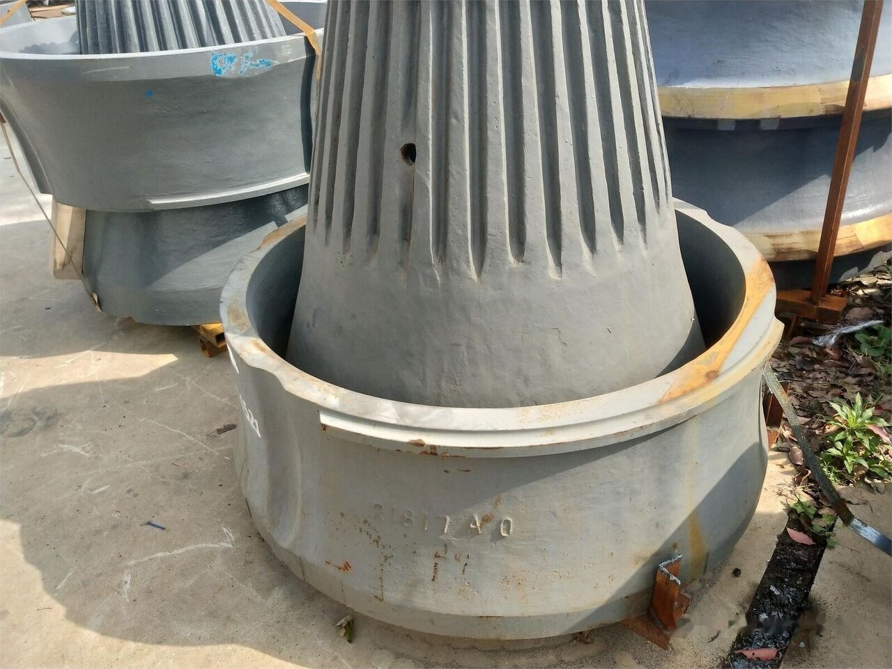 BOWL/CONCAVE/MANTLE/SPARE PARTS KINGLINK for Sandvik crushing plant - Piezas de recambio: foto 2 BOWL/CONCAVE/MANTLE/SPARE PARTS KINGLINK for Sandvik crushing plant - Piezas de recambio: foto 2