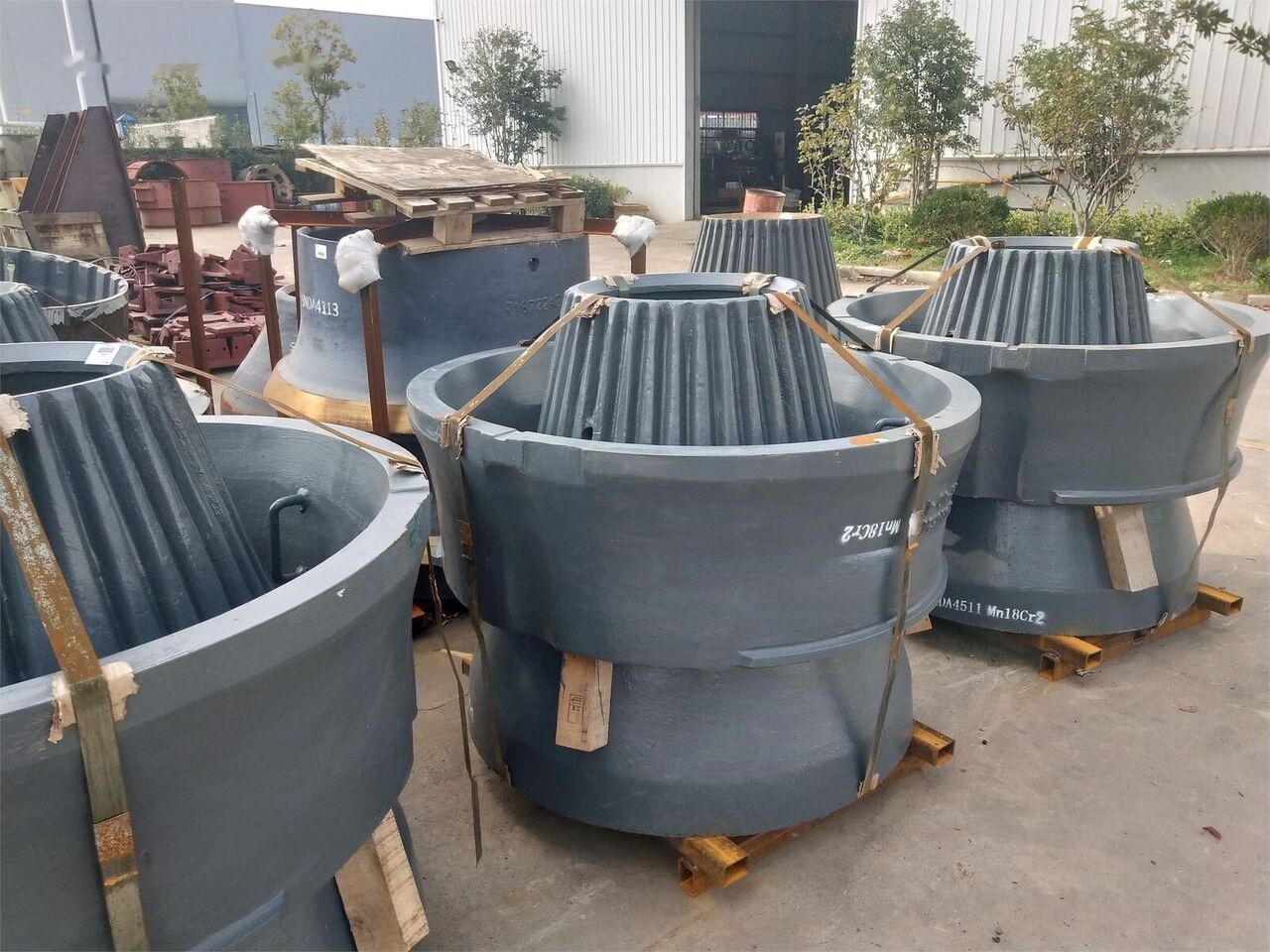 BOWL/CONCAVE/MANTLE/SPARE PARTS KINGLINK for Sandvik crushing plant - Piezas de recambio: foto 3 BOWL/CONCAVE/MANTLE/SPARE PARTS KINGLINK for Sandvik crushing plant - Piezas de recambio: foto 3