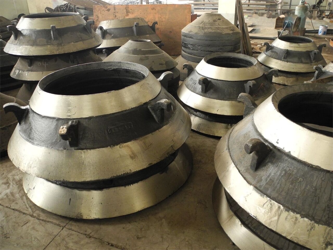 WEAR PARTS for KINGLINK SYMONS CONE CRUSHER crushing plant - Piezas de recambio: foto 5 WEAR PARTS for KINGLINK SYMONS CONE CRUSHER crushing plant - Piezas de recambio: foto 5
