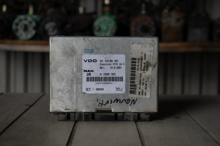 MAN FFR 81.25805.7022 - Unidad de control para Camión: foto 1 MAN FFR 81.25805.7022 - Unidad de control para Camión: foto 1