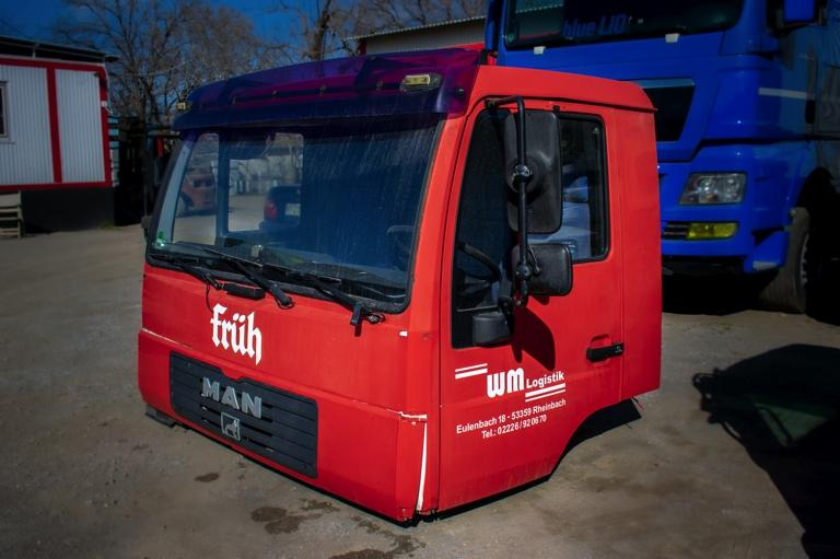 MAN L2000 - Cabina para Camión: foto 1 MAN L2000 - Cabina para Camión: foto 1