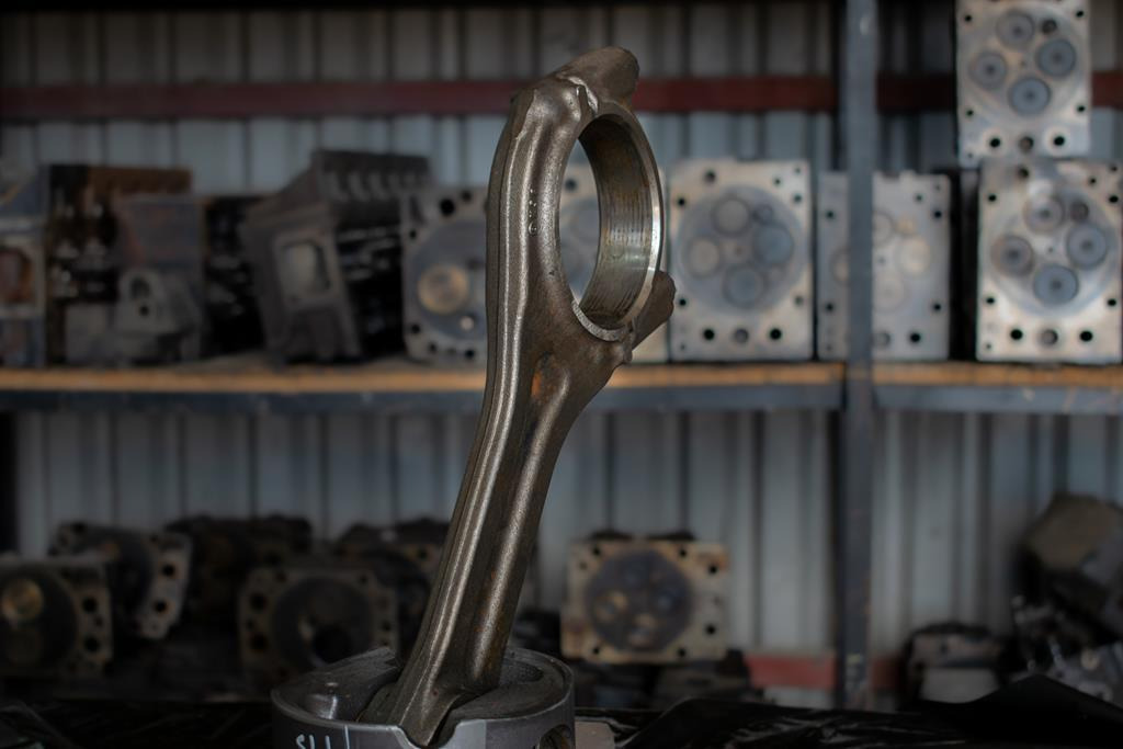 MERCEDES-BENZ ACTROS EURO V PISTON WITH CONNECTING ROD FOR ENGINE CODE ΟΜ 541 - Biela para Camión: foto 3 MERCEDES-BENZ ACTROS EURO V PISTON WITH CONNECTING ROD FOR ENGINE CODE ΟΜ 541 - Biela para Camión: foto 3